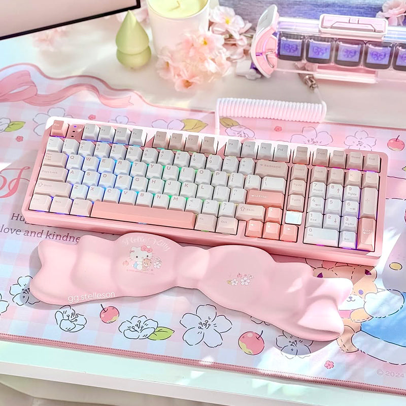 Hi98_pro_and_kitty_wrist_rest_800_1